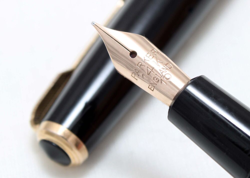 4623 Parker Victory MkV (Duofold Junior) in Black, c1965. Smooth Medium FIV