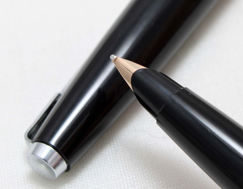 4627 Parker 45 CT in Black. Smooth Medium nib.