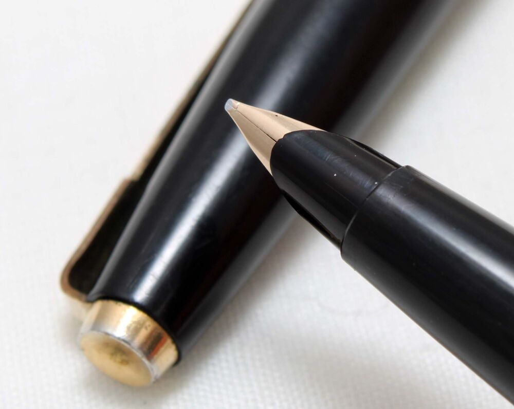 4629 Parker 45 CT in Black. Smooth Fine Oblique Italic nib.