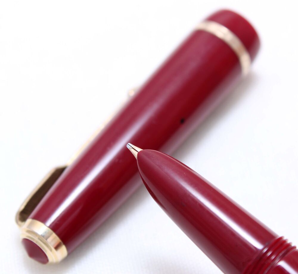 4635 Parker Duofold Lady in Burgundy, Smooth Fine FIVE STAR Nib.