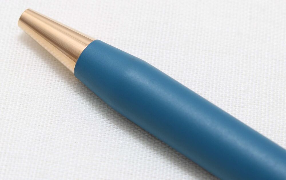 4644 Sheaffer Fashion Ballpen in Matt Blue. Mint condition.