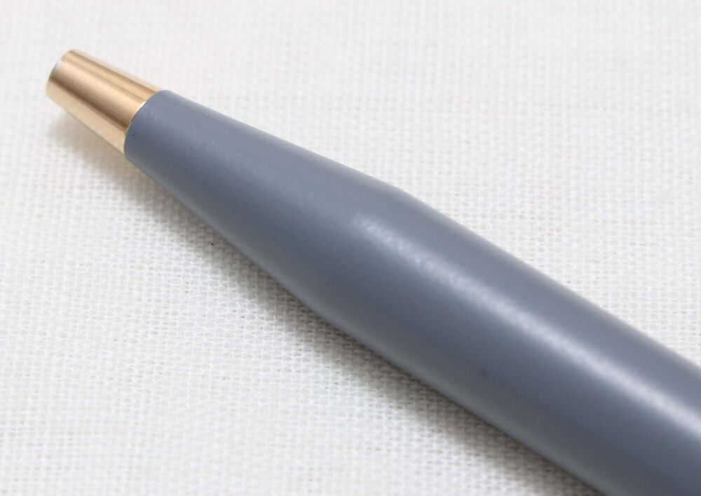 4645 Sheaffer TRZ Ballpen in Matt Grey. Mint condition.
