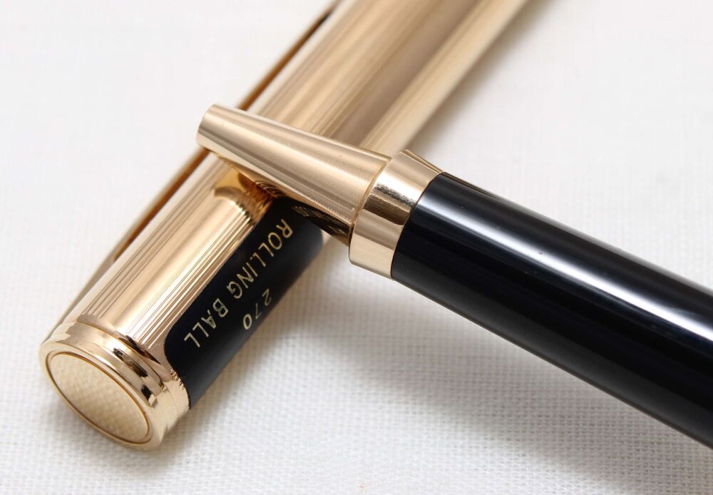 4648 Sheaffer Fashion II Rollerball in Fluted Gold plate. Mint condition.