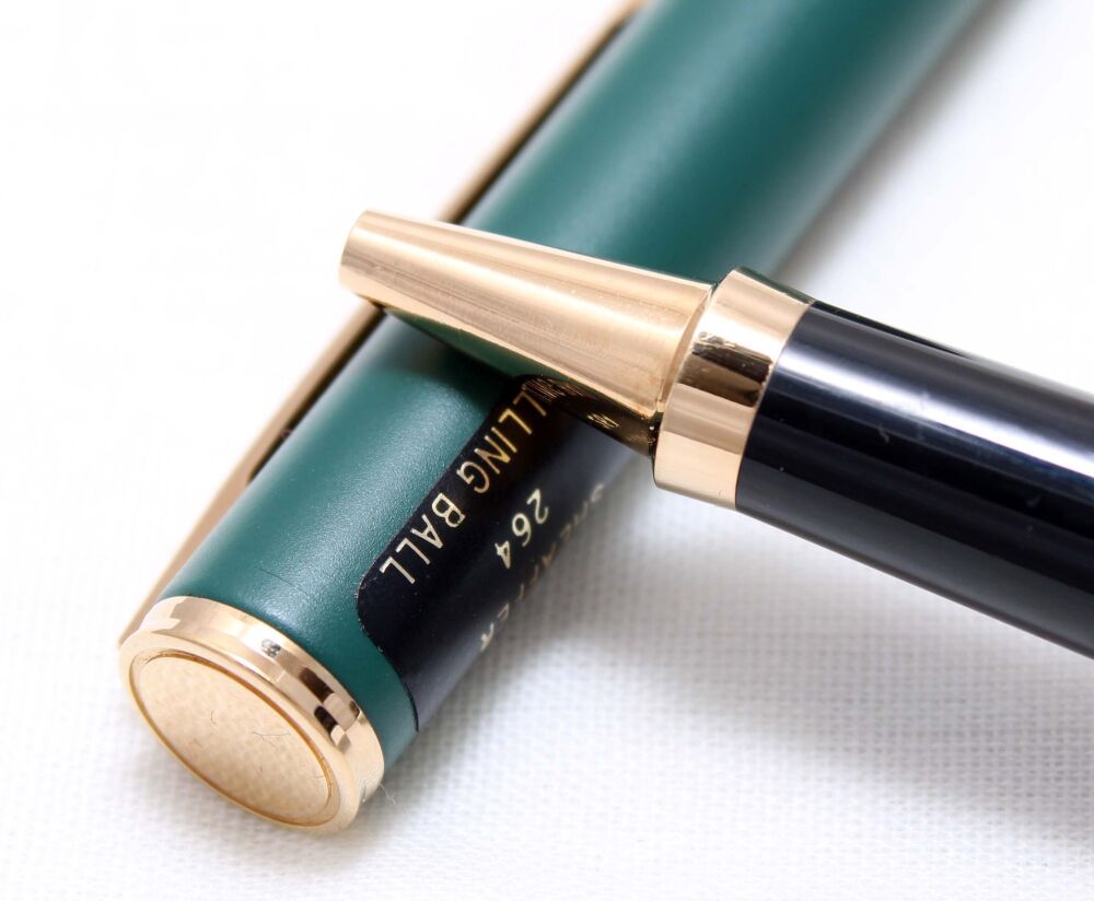 4649 Sheaffer Fashion II Rollerball in Matt Green with Gold Filled trim. Mint condition.