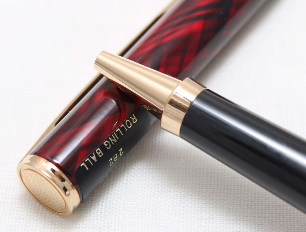 4650 Sheaffer Fashion II Rollerball in Red Tartan with Gold Filled trim. Mint condition.
