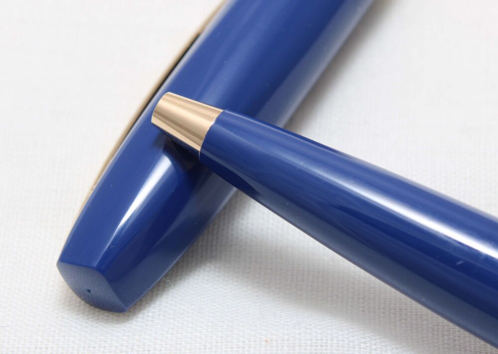 4656 Sheaffer Triumph Imperial Rollerball Pen in Blue. Mint condition.