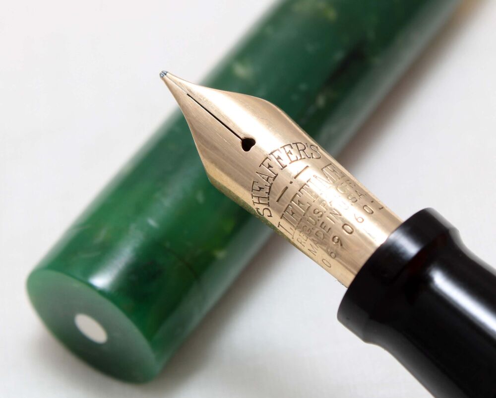 4667 Sheaffer Lifetime Senior Flat Top Fountain Pen in Jade Green. Smooth F
