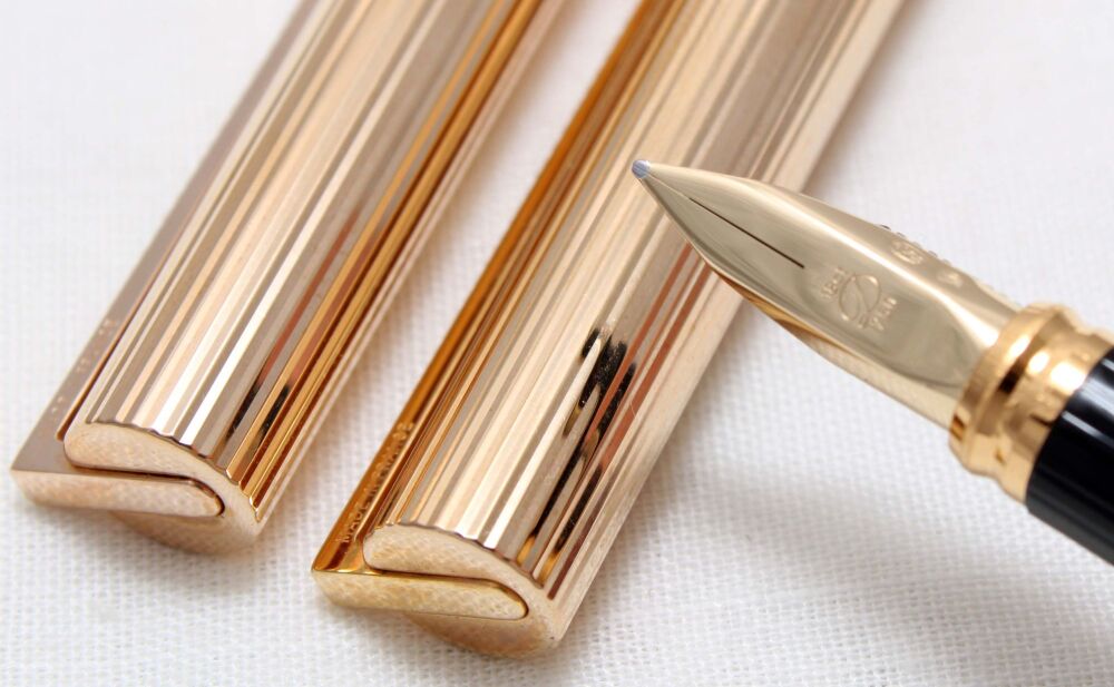 4678 S.T. Dupont 'Classique' Fountain Pen and Rollerball Pen Set in Fluted Gold Plate. Medium 18ct FIVE STAR Nib. Mint and Boxed.