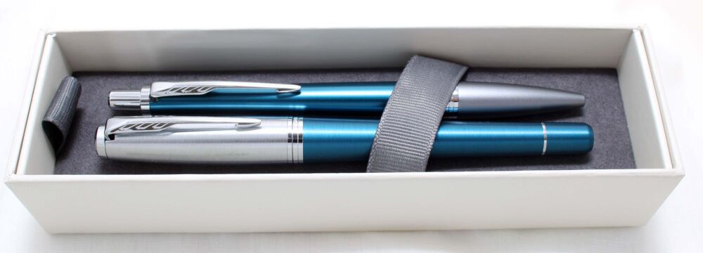 4682 Parker Urban Premium Fountain Pen and Ball Pen Set in Dark Blue with Chrome trim.  Medium FIVE STAR Nib.  Mint and Boxed.