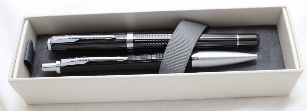 4683 Parker Urban Premium Fountain Pen and Ball Pen Set in Brown with Chrom