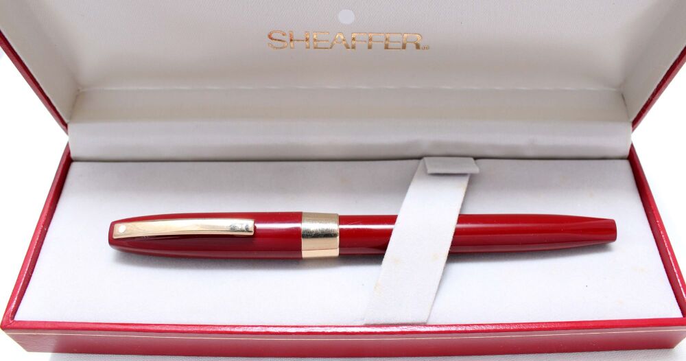 4696 Sheaffer Triumph Imperial Fountain Pen in Red. Smooth Medium Nib. Mint