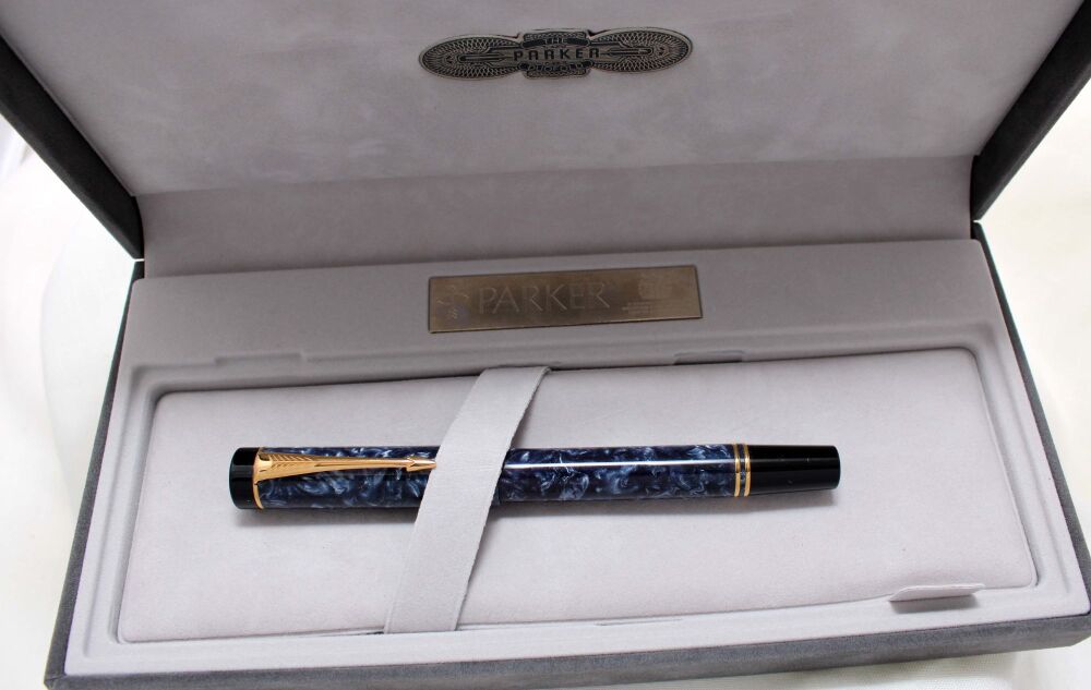 4707 Parker Duofold International Fountain Pen in Blue Marble,  Fine FIVE STAR Nib.
