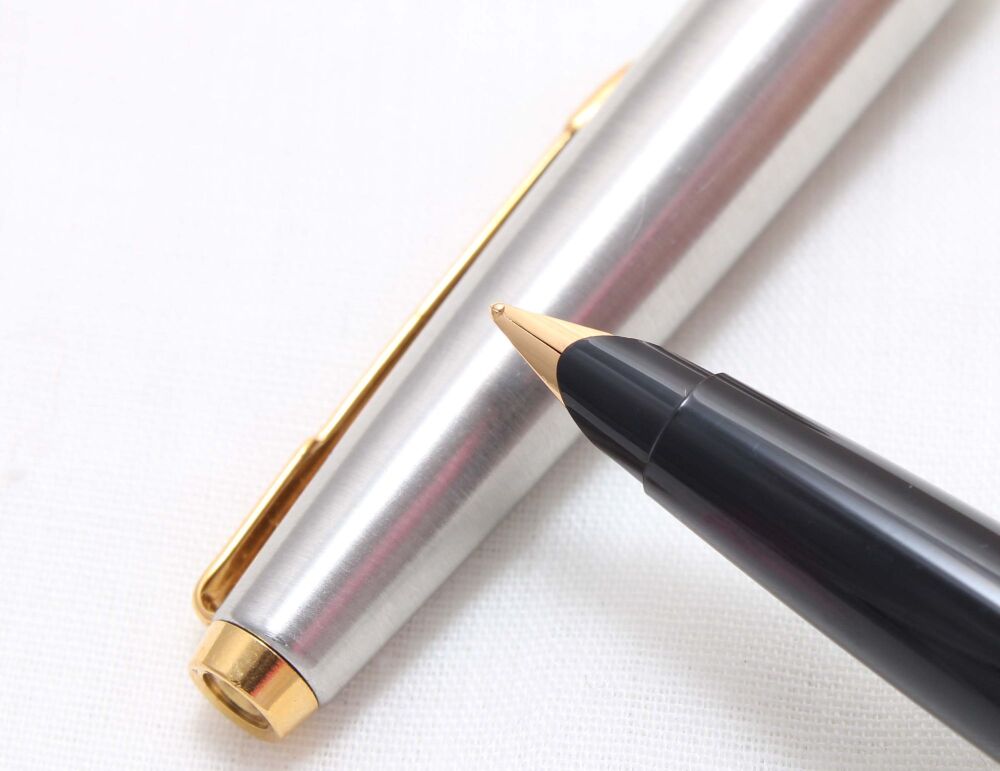 4714 Parker 45 GT Flighter in Brushed Stainless Steel. Smooth Fine FIVE STA