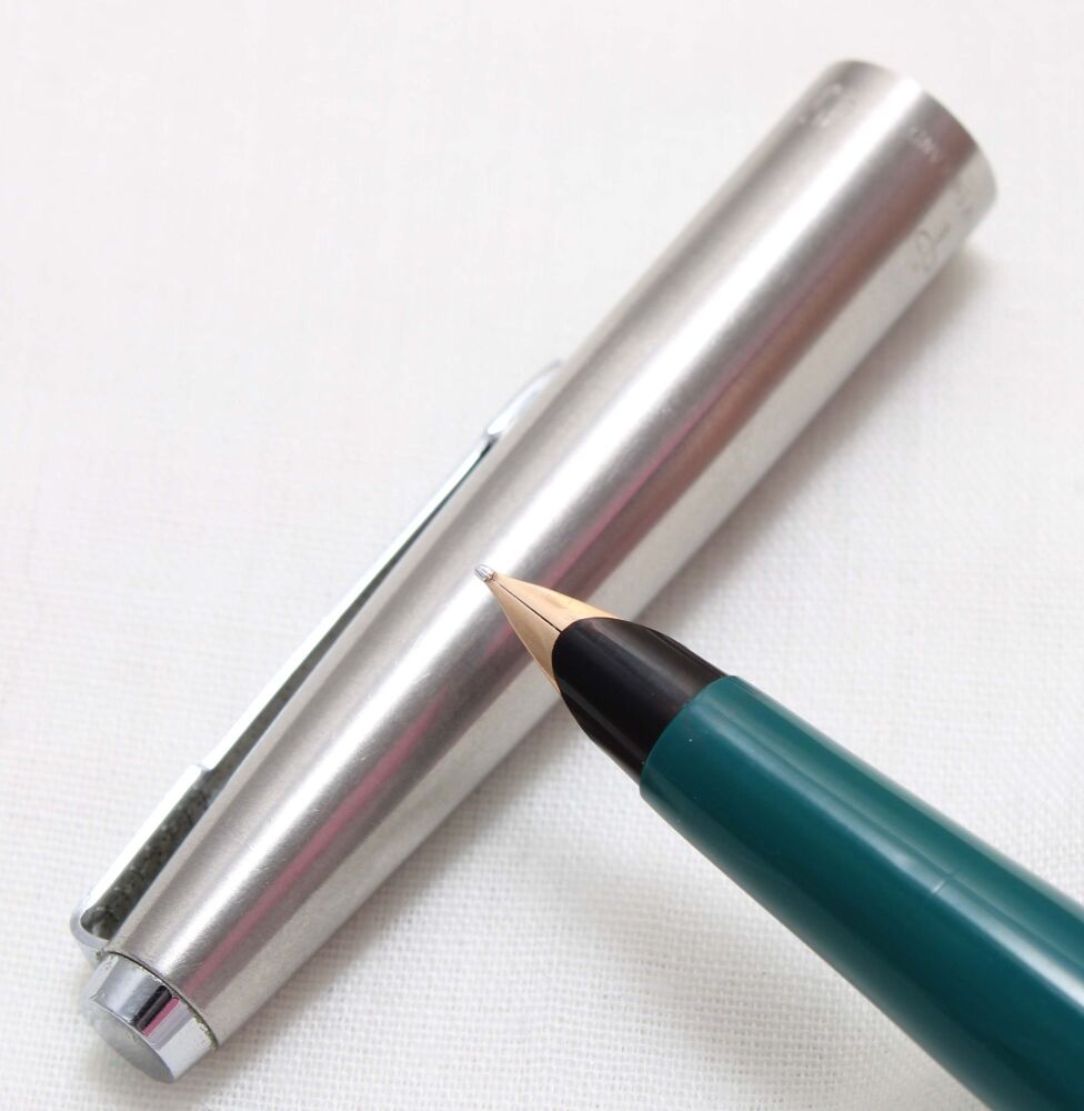 4718 Parker 45 GT Flighter in Brushed Stainless Steel. Smooth Medium FIVE S