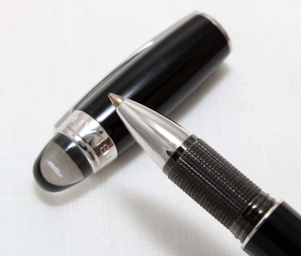 4729 Montblanc Starwalker Classic Rollerball in Black and Chrome.