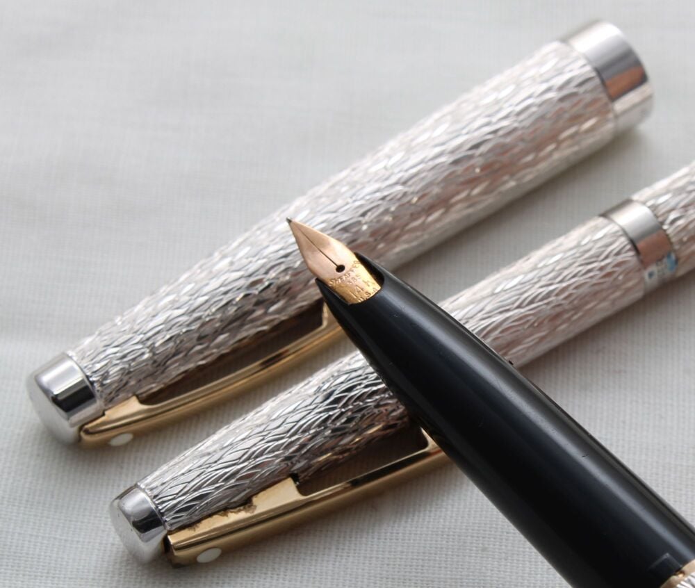 4778 Sheaffer Lady Fountain Pen and Ball Pen set in Seaspray. Smooth Medium FIVE STAR Nib. Mint in original pouch.