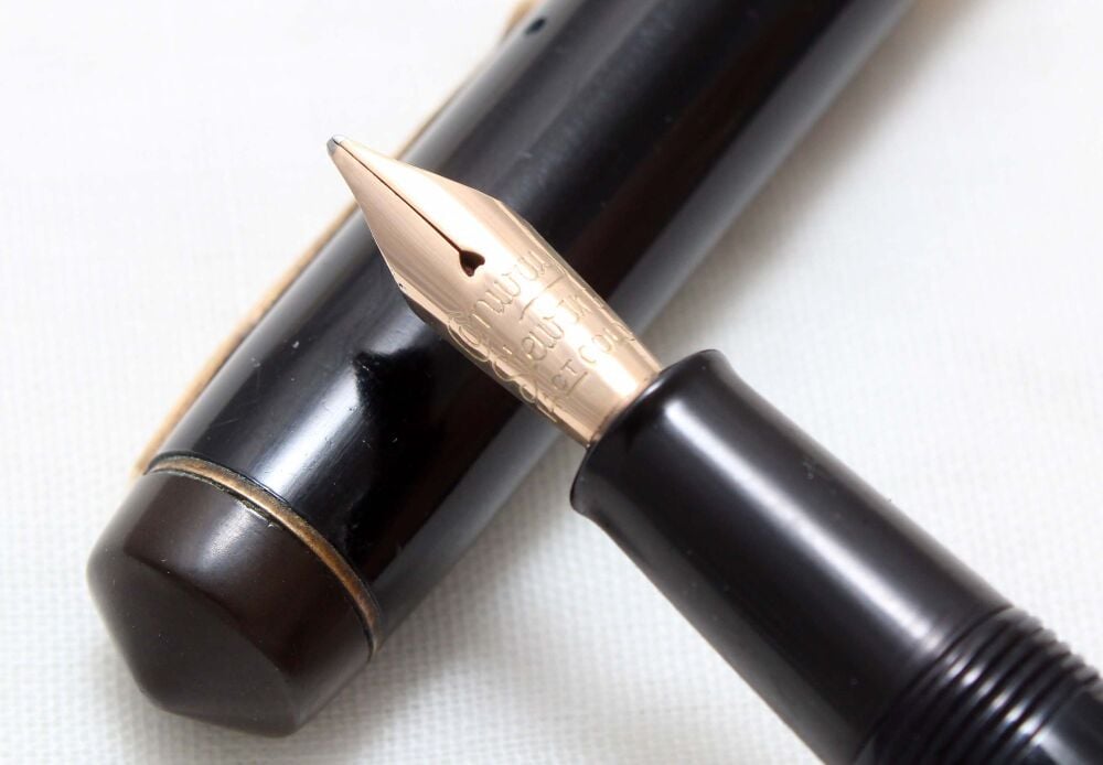 4796 Conway Stewart No.388 in Classic Black. Medium Italic FIVE STAR Nib.