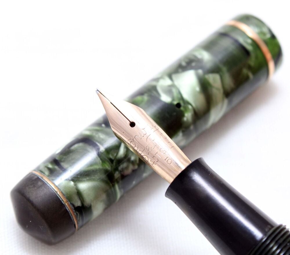 4812 Conway Stewart No.286 in Green Marble, Smooth Medium FIVE STAR Nib.