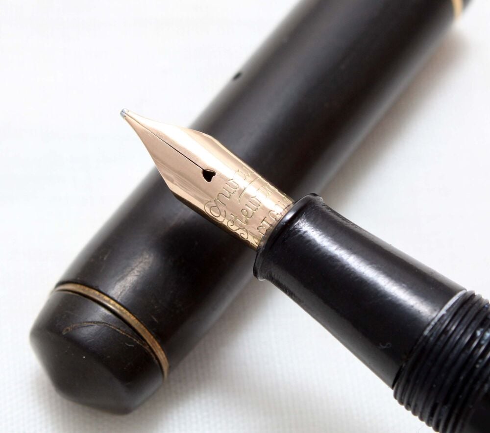 4823 Conway Stewart No.286 Fountain Pen in Classic Black. Medium FIVE STAR Nib.