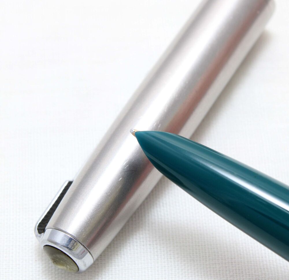 4832 Parker 51 Aerometric in Teal Blue with a Lustraloy cap. Smooth Medium FIVE STAR Nib.