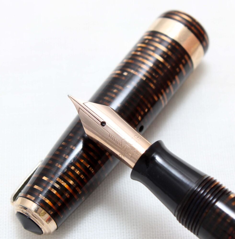 4840 Parker Vacumatic Major Fountain Pen in Golden Pearl, Fine FIVE STAR Nib.