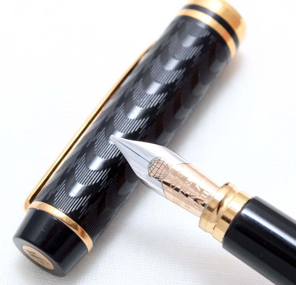 4921 Watermans Le Man 100 Opera Fountain Pen in Black Herringbone. Magnific