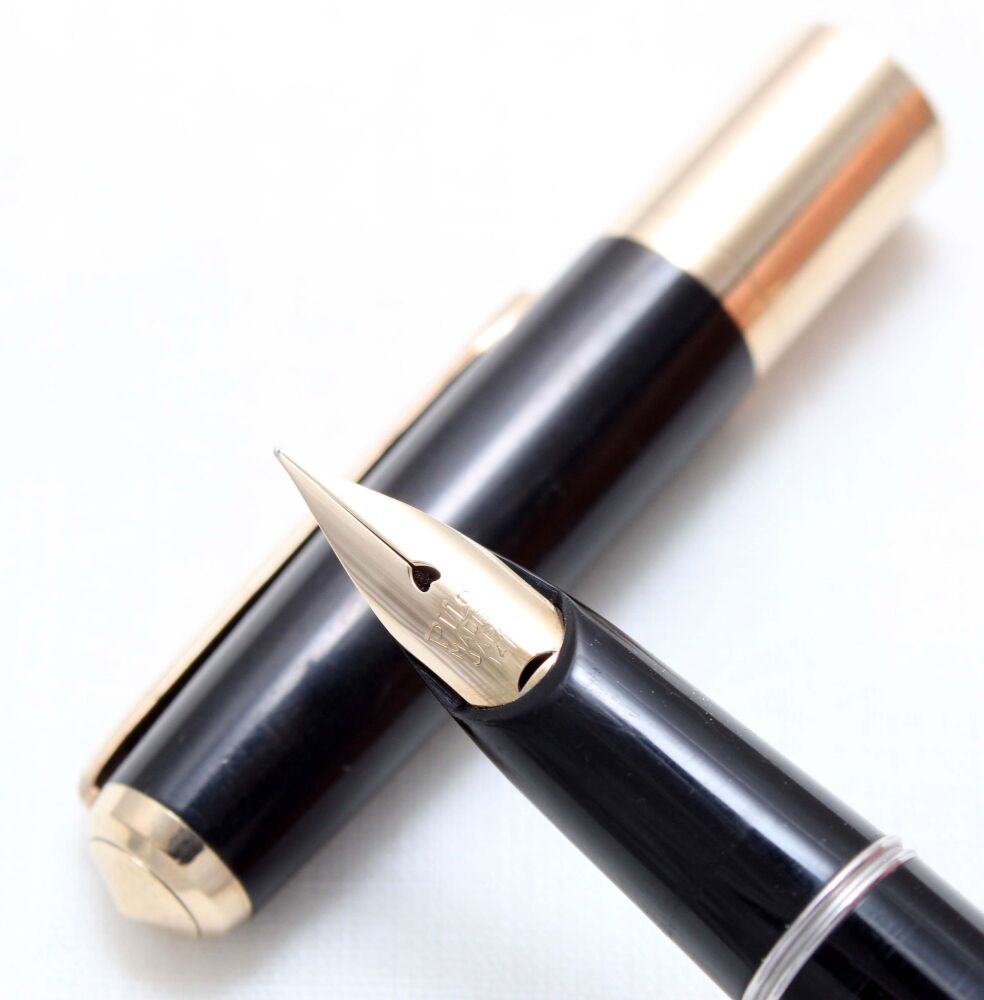 4856 Super 200 Fountain Pen in Classic Black. Fine Flex FIVE STAR Nib.