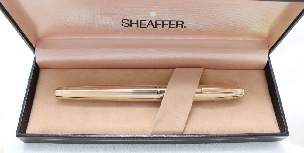 4953 Sheaffer Triumph Imperial Deluxe Rolled Gold Fountain Pen. Smooth Medium FIVE STAR Nib. Mint and Boxed