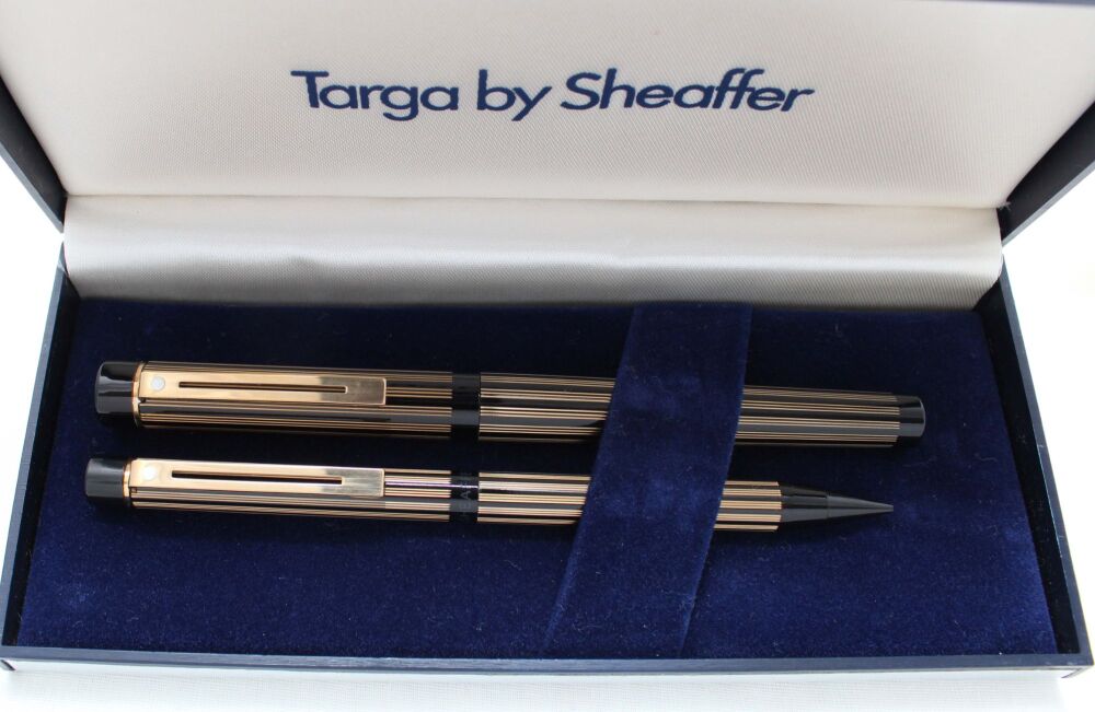 4954 Sheaffer Targa 675 Classic Fountain Pen and Pencil set in Regency Stripe. Medium FIVE STAR nib. Mint and Boxed.