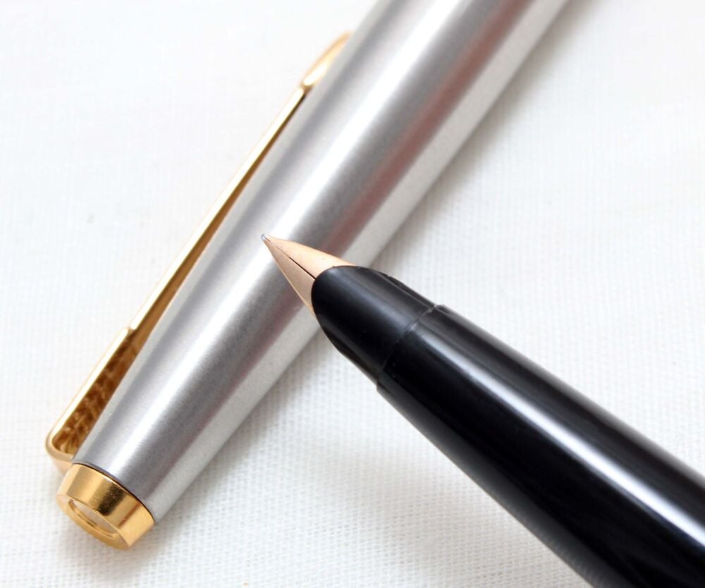 4909 Early Parker 45 GT Flighter in Brushed Stainless Steel. Smooth Fine FIVE STAR Nib.