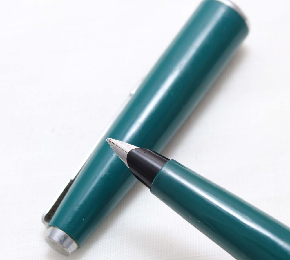 4915 Parker 45 CT in Teal Blue. Medium Nib.
