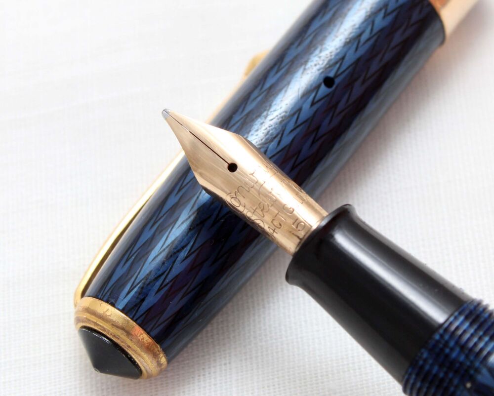 4928 Conway Stewart No.27 in Blue Herringbone. Smooth Medium Italic FIVE ST