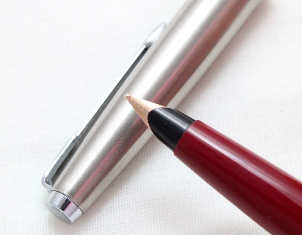 5027 Parker 45 CT in Burgundy. Broad Nib.