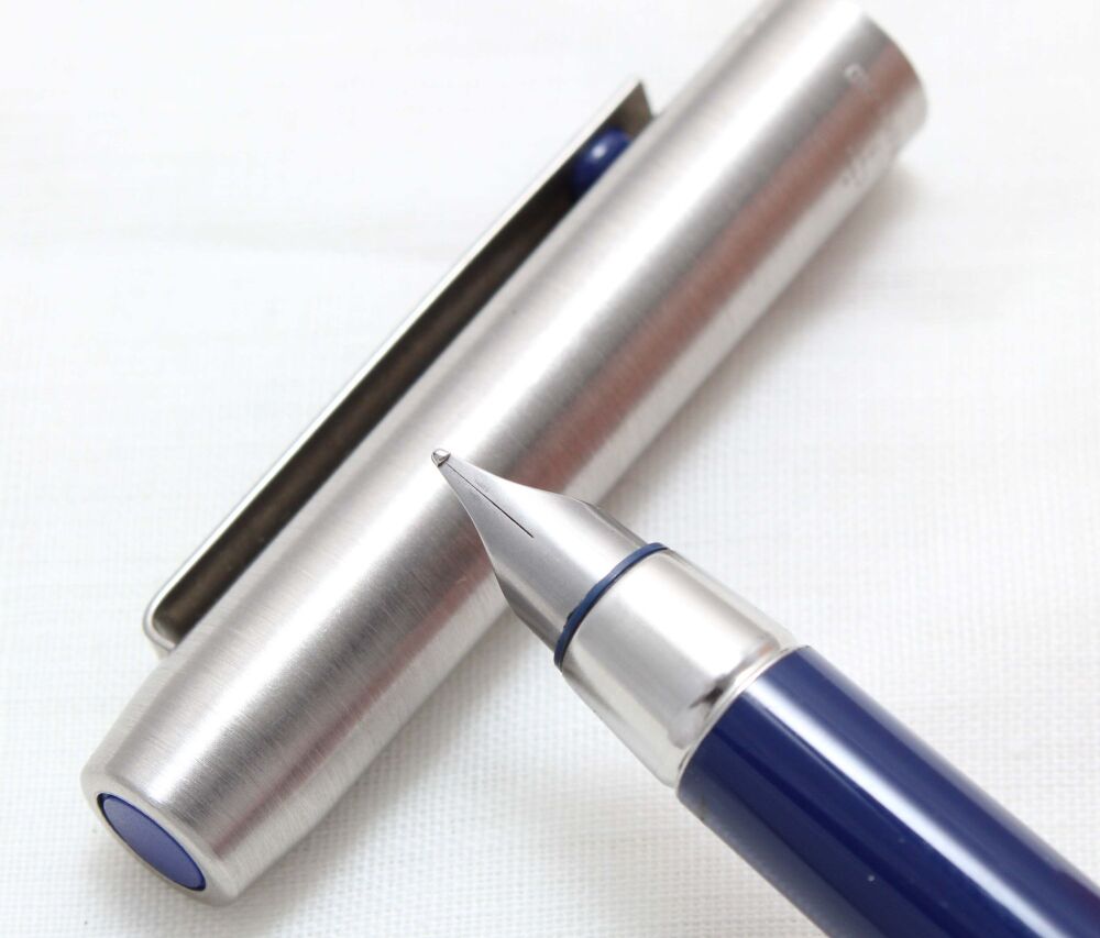 5031 Parker 25 Fountain Pen in Brushed Stainless Steel, Blue Trim. Fine Nib.