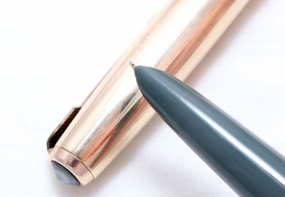 5057 Parker 51 Aerometric in Grey with a Rolled Gold Cap. Smooth Fine FIVE STAR NIb.