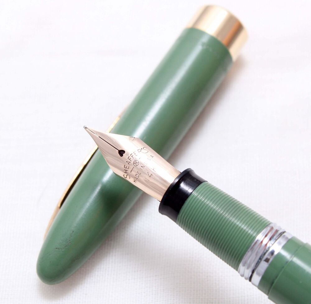 5083 Sheaffer Statesman Snorkel Fountain Pen in Pastel Green, c1952, Smooth Fine Nib.