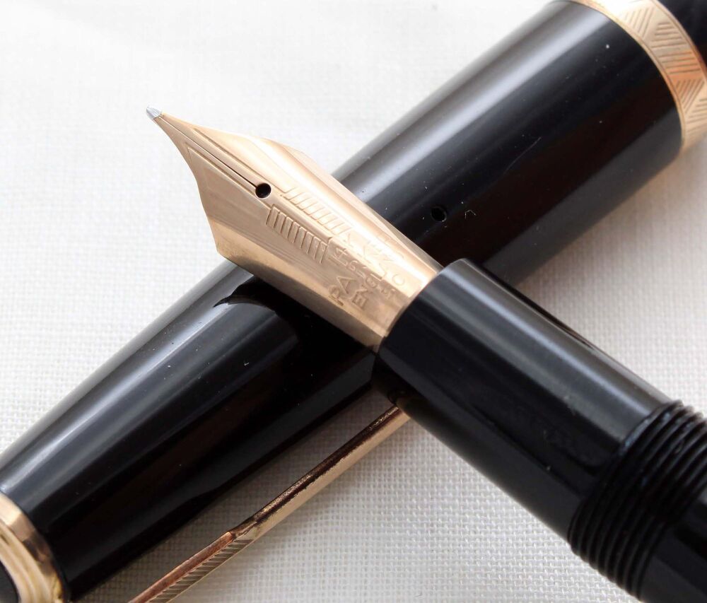 5084 Parker Duofold Maxima in Black, Large No.50 Medium FIVE STAR Nib.