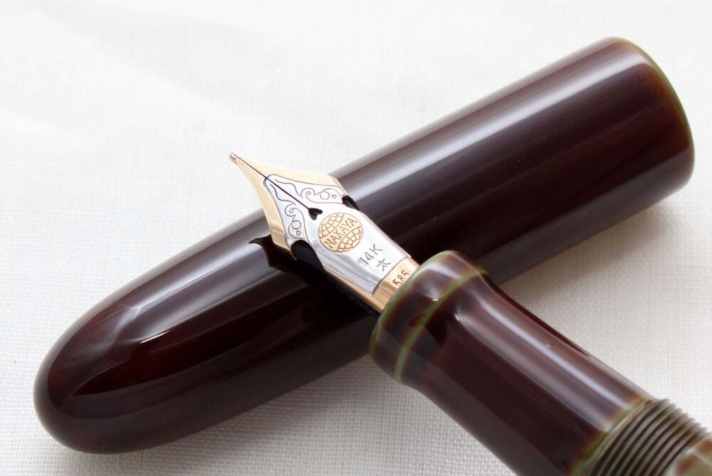 5088 Rare Nakaya Oversize Cigar Fountain Pen in Red Urushi. Smooth Medium Semi Flexible FIVE STAR Nib. Mint and Boxed.