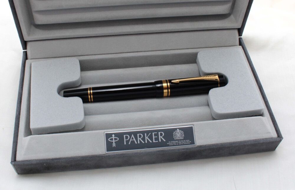 5089 Parker Duofold International Fountain Pen in Classic Black, Medium FIVE STAR Nib. Mint and Boxed.
