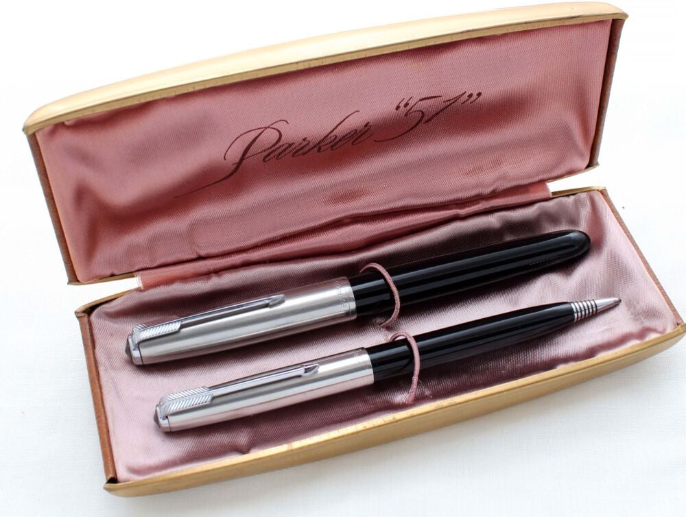 5091 Parker 51 Double Set in classic Black with Lustraloy caps. Medium nib, Mint and Boxed.