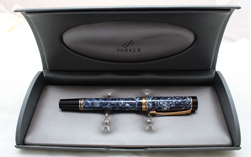 5092 Parker Duofold International Fountain Pen in Blue Marble, Medium 18ct 'Ace of Clubs'' FIVE STAR Nib.