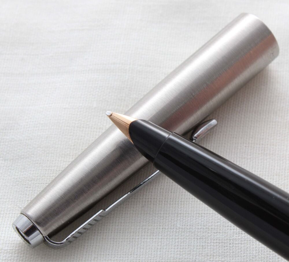 5105 Early Parker 45 CT Flighter in Brushed Stainless Steel. Smooth Medium 14ct nib.