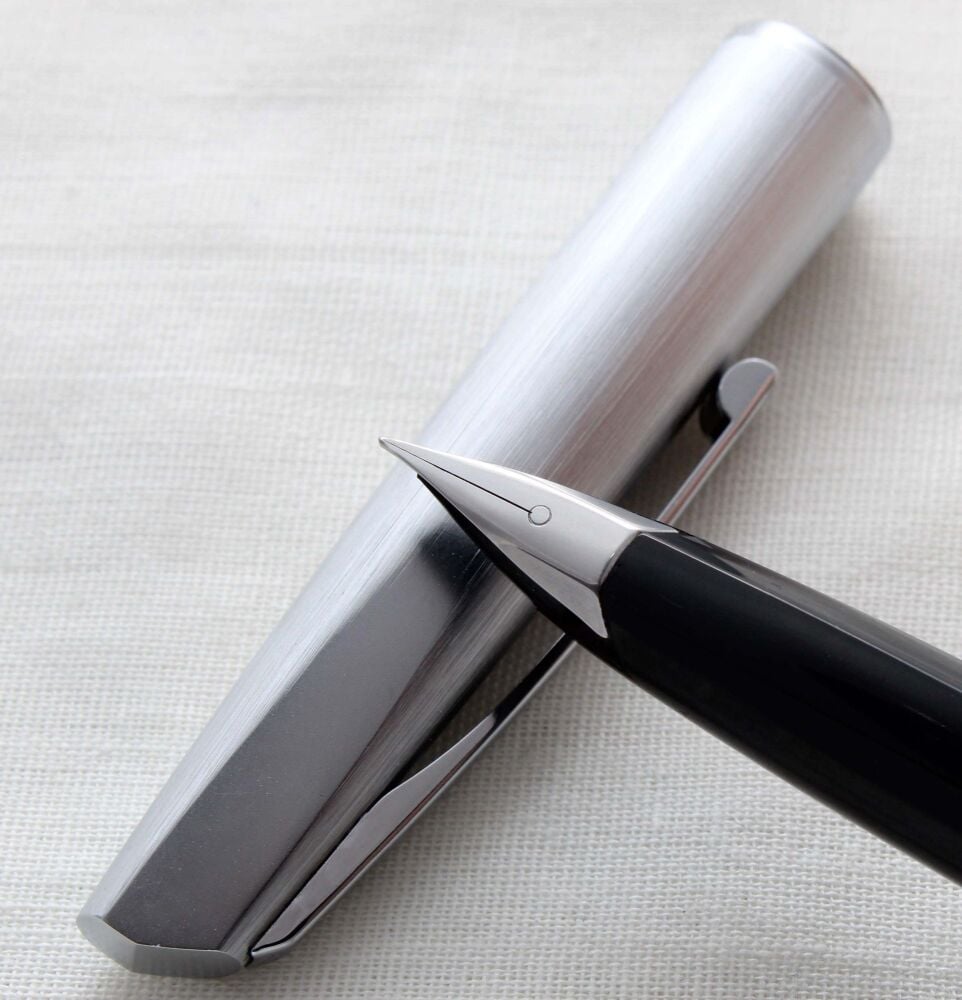 5111 Watermans Concorde Fountain Pen in Brushed Stainless Steel, Fine FIVE STAR Nib.