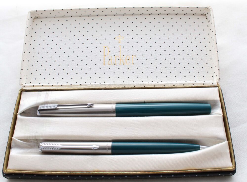 5118. Parker 51 Aerometric MkIII Fountain Pen and Pencil set in Teal Blue with Lustraloy Caps, Smooth Medium FIVE STAR Nib.
