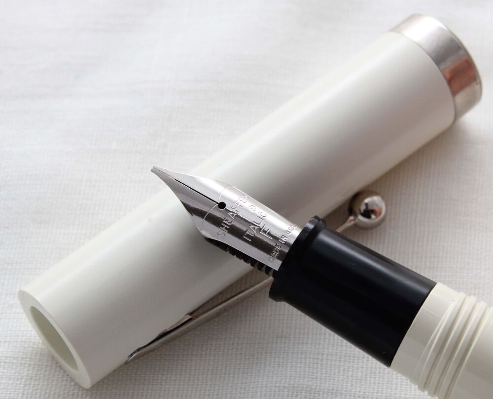 5121 Sheaffer 'No Nonsense'  Flat Top Fountain Pen in Ivory. Smooth Fine Italic FIVE STAR Nib.