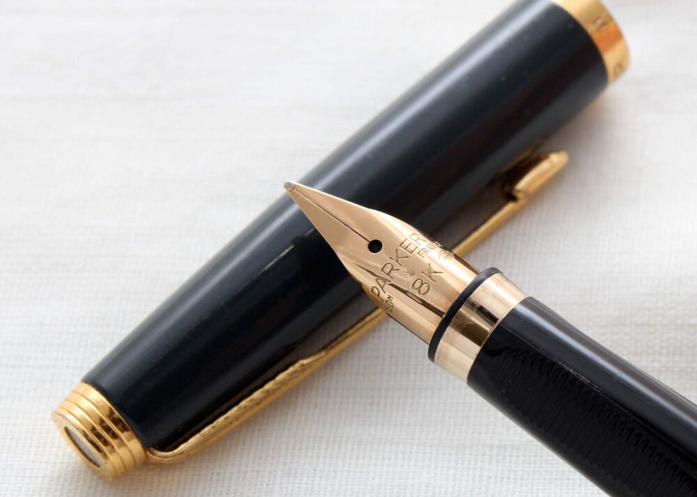 5123 Parker 75 Fountain Pen in Dark Grey. Medium 18ct FIVE STAR Nib.