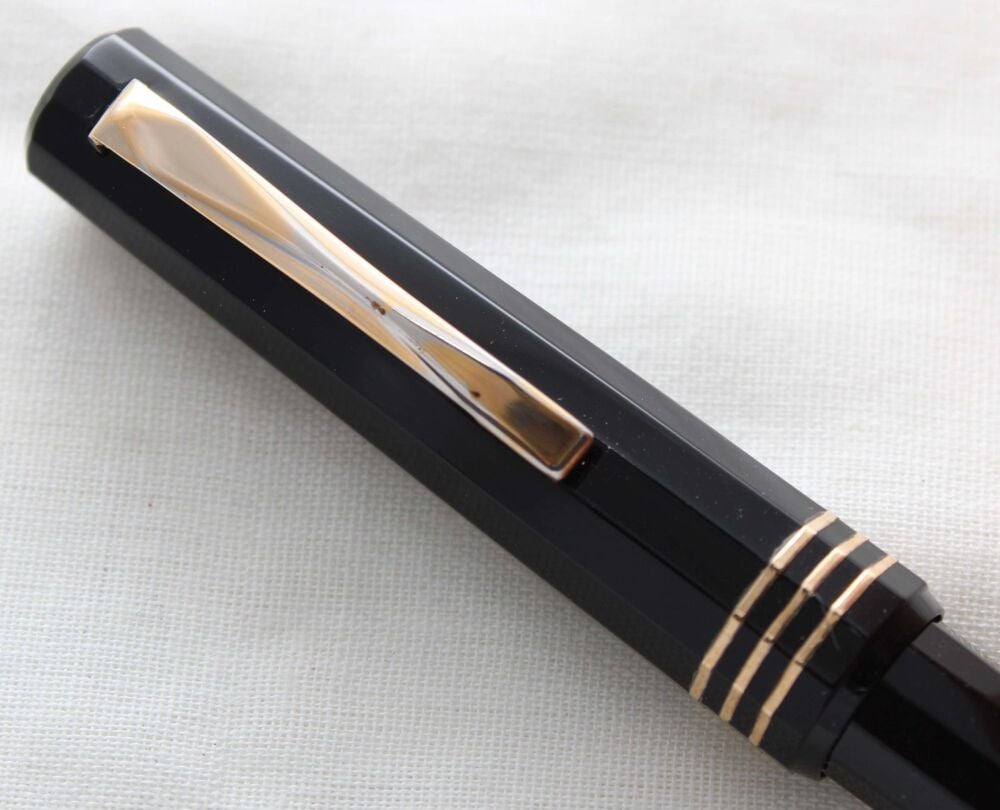 5131 Omas Alma Mater Special Edition Ballpen in Black Celluloid.
