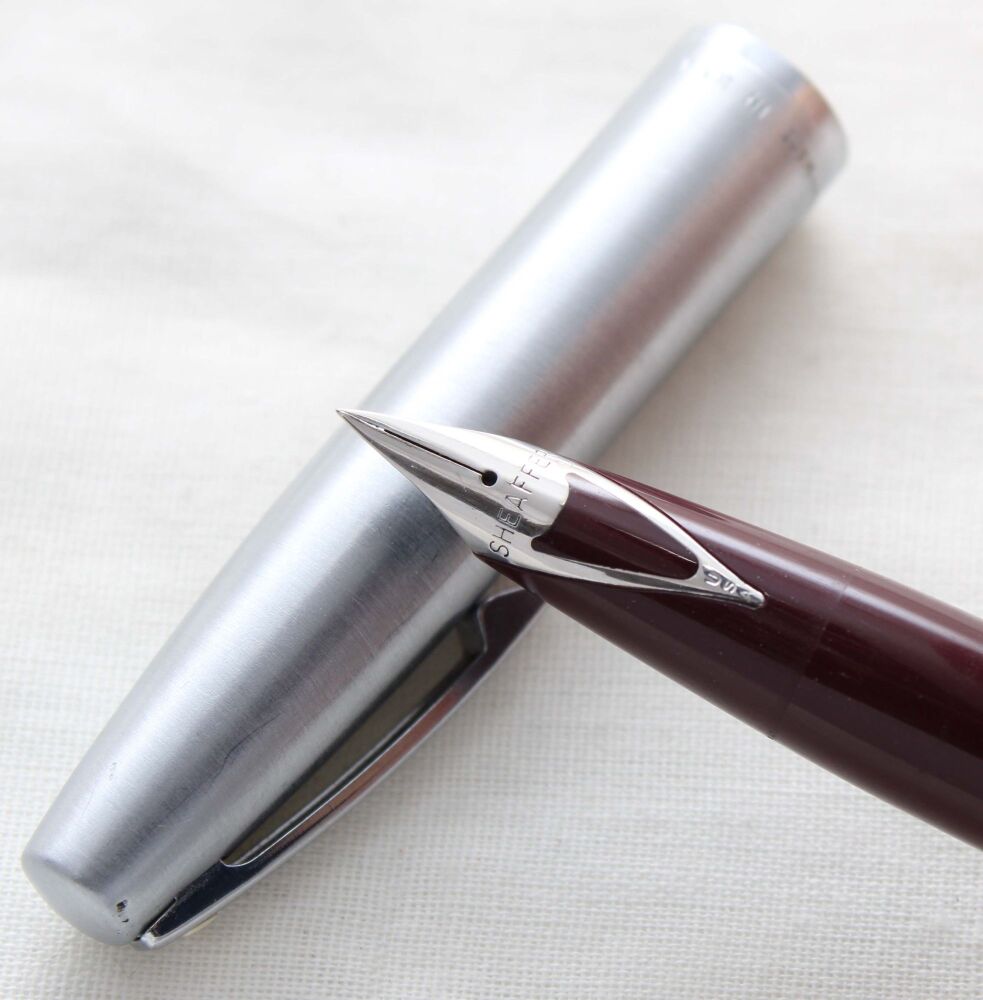 5132 Sheaffer Imperial Fountain Pen in Burgundy, Smooth Extra Fine Nib.