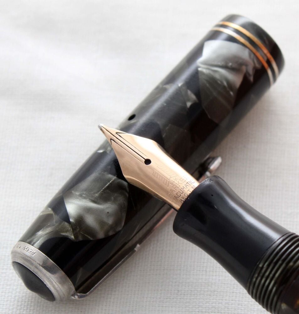 5138 Parker Vacumatic Fountain Pen in Marbled Grey Pearl, Medium Semi Flex FIVE STAR Nib.