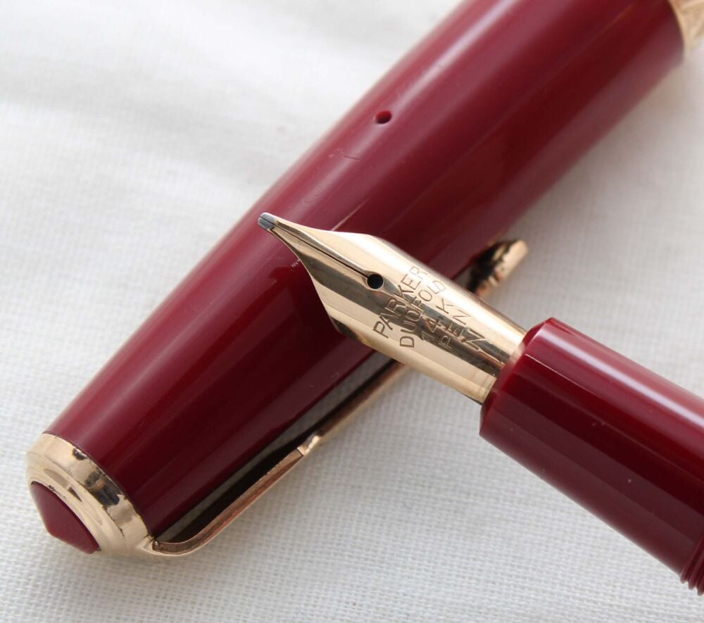 5136 Parker Duofold in Burgundy. Smooth Medium Italic FIVE STAR Nib.